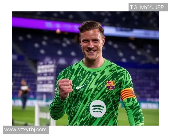 日本足球明星加盟巴萨引发热议球迷期待新赛季精彩表现