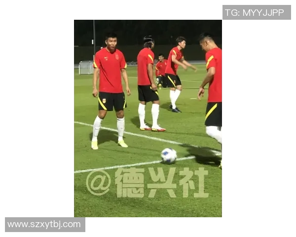 足球明星场上精彩对话揭秘球场内外的友谊与竞争